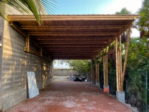 Garaje de bambú guadua